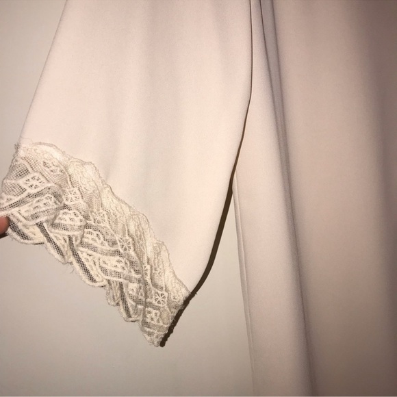 ASTR Cream Lace Boho Scoop Mini Baby Doll
Shift Dress - Picture 6 of 10